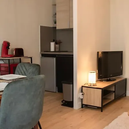 Centre De - Commerces - Wifi *