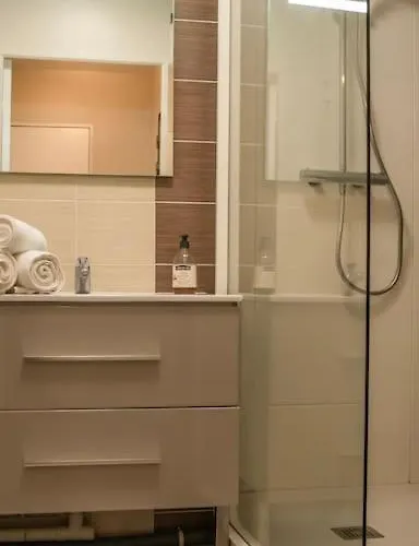 Centre De - Commerces - Wifi *