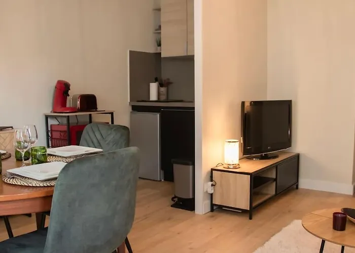 Centre De - Commerces - Wifi *